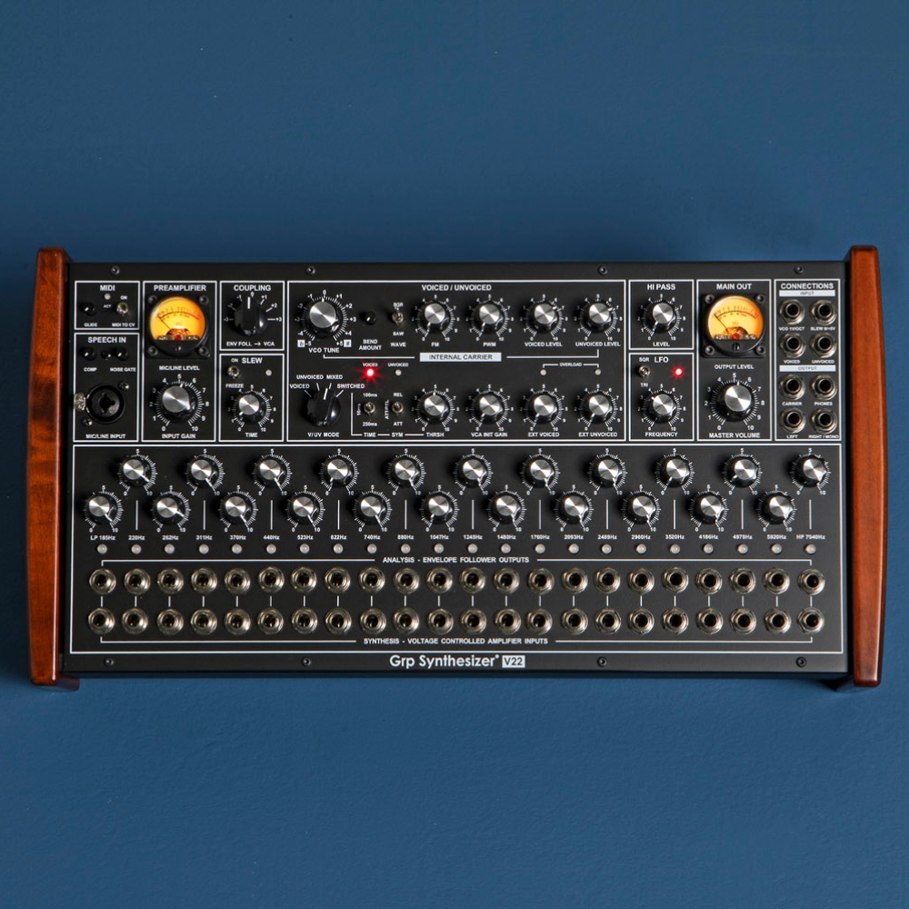 Grp_Synthesizer_V22_-_3_Lifestyle_Front