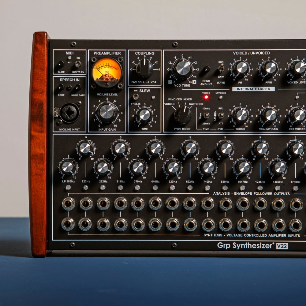 Grp_Synthesizer_V22_-_4_Front_Left_and_Centre_Zoomed