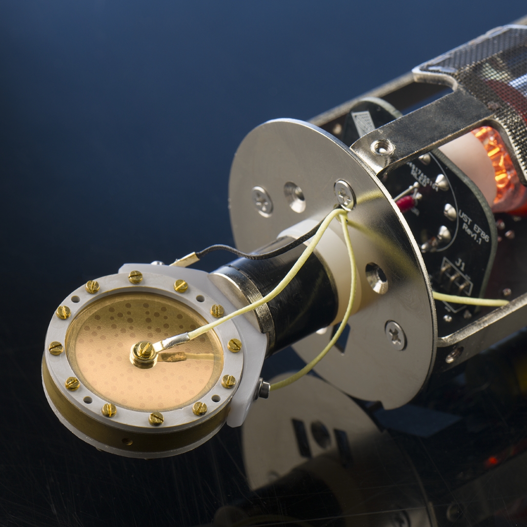 United_Studio_Technologies_UT_Twin48_-_Large-Diaphragm_Tube_Condenser_Microphone_7