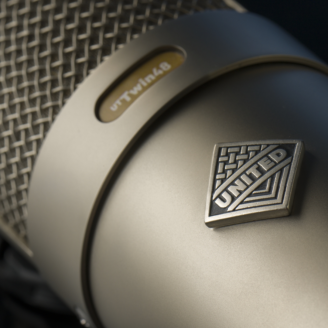 United_Studio_Technologies_UT_Twin48_-_Large-Diaphragm_Tube_Condenser_Microphone_11