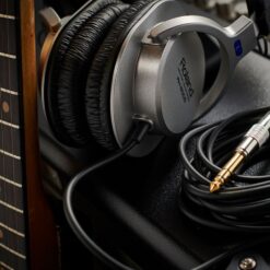 Roland_RH-200S_-_Stereo_Monitor_Headphones_-_Silver_w_Straight_Cable_3