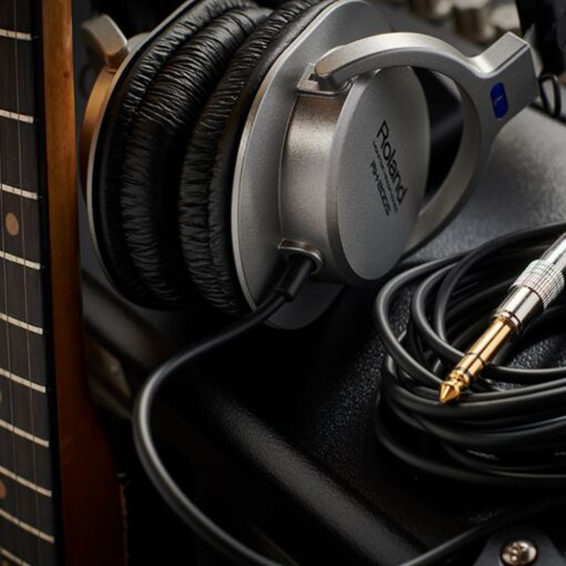 Roland_RH-200S_-_Stereo_Monitor_Headphones_-_Silver_w_Straight_Cable_3