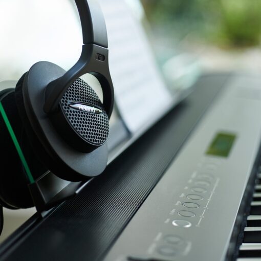 Roland_RH-A7_-_Open-Air_Stereo_Headphones_Black_2