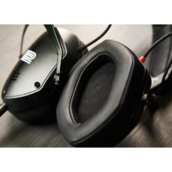 Roland_VMH-S100_-_Premium_Studio_Headphones_Black_7