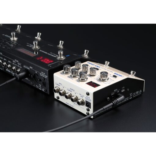 BOSS_BMIDI-1-35_and_BMIDI-2-35_-_Mini_(Type_A)_3.5mm_TRS_to_Male_Multi-Directional_5-Pin_MIDI_Cables_with_Adjustable_Straight-Angled_DIN_Connectors_13