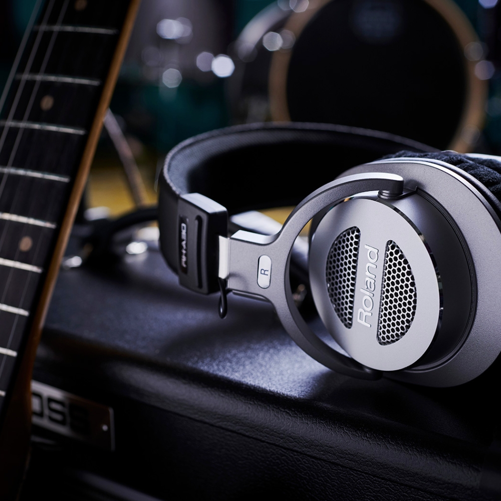 Roland_RH-A30_-_Open-Air_Stereo_Monitoring_Headphones_Black_w_Silver_2