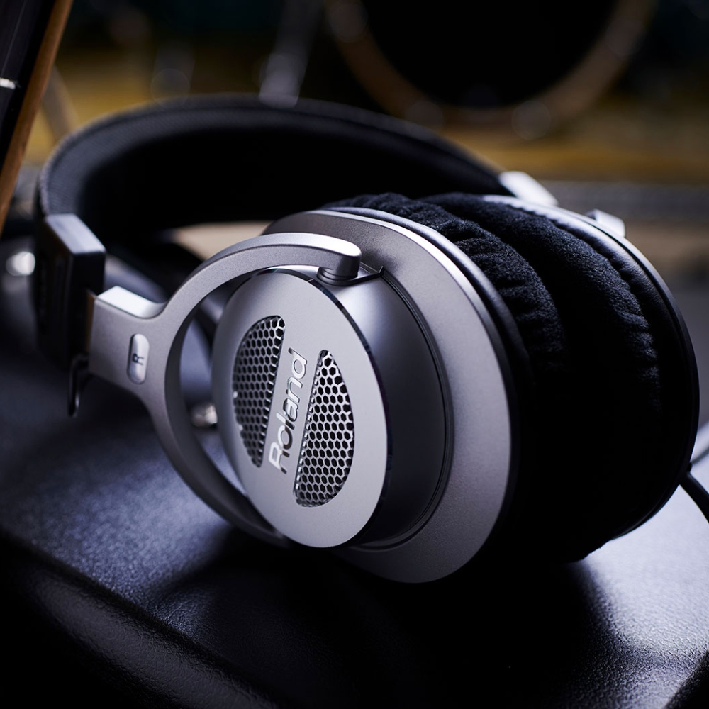 Roland_RH-A30_-_Open-Air_Stereo_Monitoring_Headphones_Black_w_Silver_4