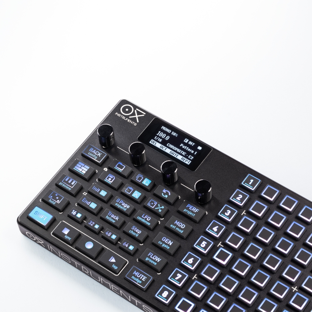 OXI_Instruments_OXI_One_Mk2_-_Portable_Performance_Sequencer_Black_Nostalgia_02_-_Black_Angled