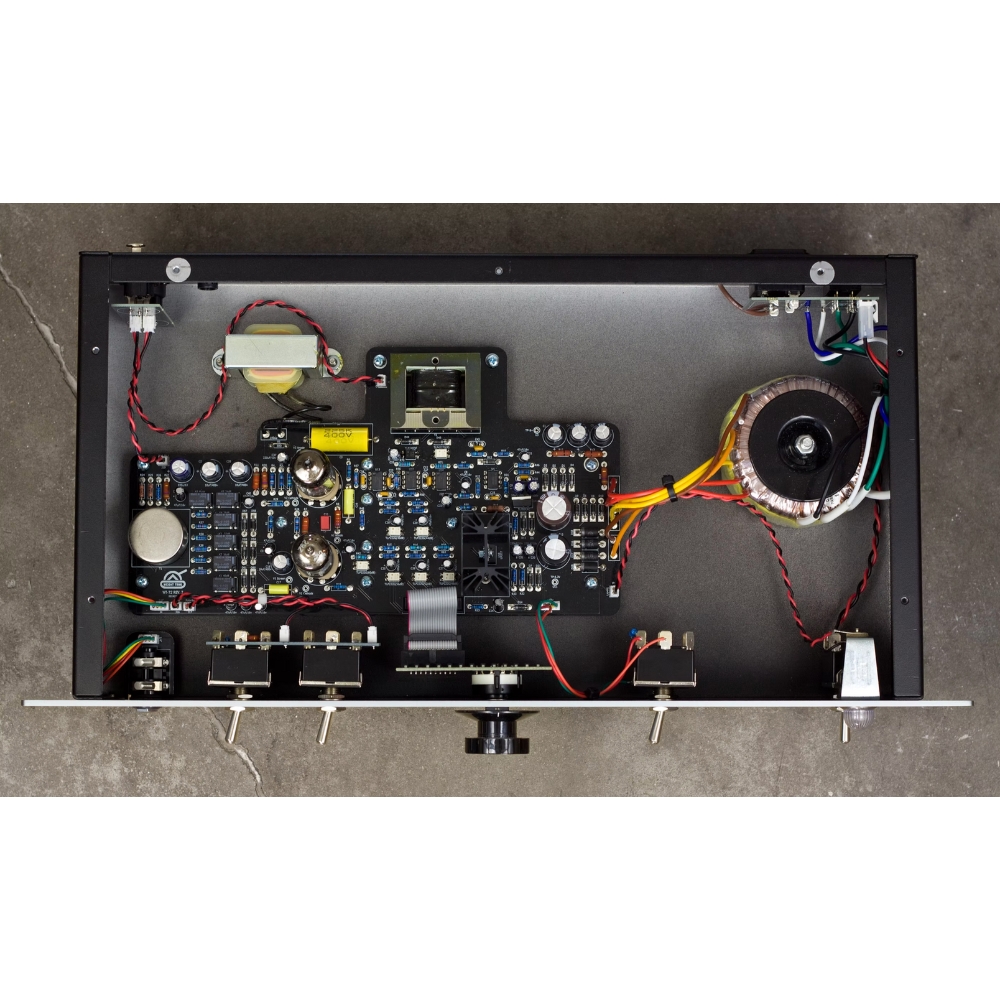 Locomotive_Audio_WT-72_-_Weight_Tank_All-Tube_Mic_Preamp_5