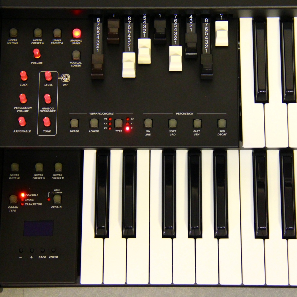 Crumar_Sorrento_-_Compact_Spinet_Organ_with_Dual_49-Key_Synth-Action_Manuals_3_Sound_Engines_and_Onboard_FX_plus_Crumar_Burn_Pedal_External_Rotary-Reverb_FX_Unit_-_7