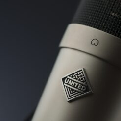 United_Studio_Technologies_UT_Vintage87_–_Large_Diaphragm_Condenser_Microphone_-_10_Lifestyle_Close-Up