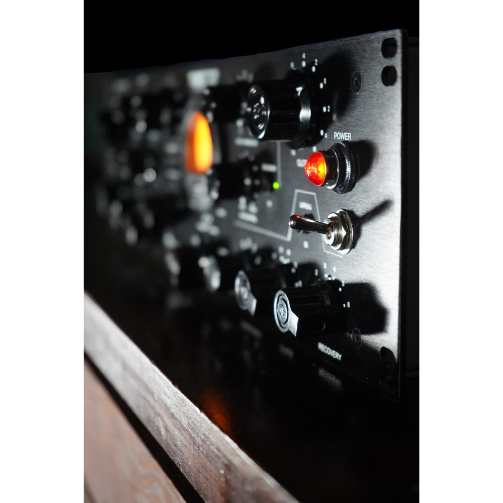 Heritage_Audio_TUBESTRIP_-_All_Tube_Ultimate_Channel_Strip_-_5_Lifestyle_1
