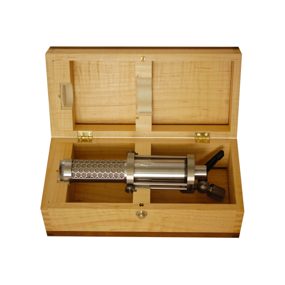 SAMAR_Audio_Design_MF65_-_Passive_Figure-8_Ribbon_Microphone_Single_-_3_Protective_Wooden_Storage_Box