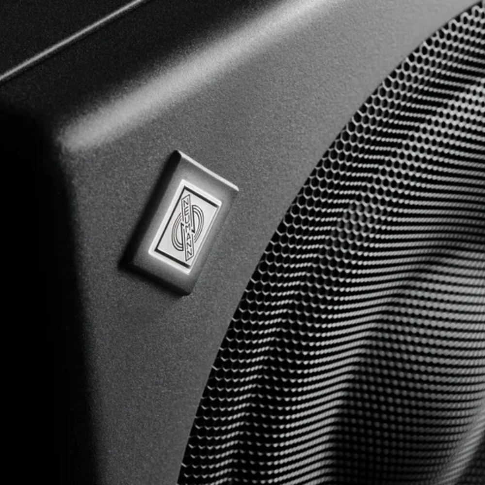 Neumann_KH_810_II_AES67_-_Subwoofer_with_DSP_and_AES67_Support_-_5_Front_Top_Left_Detail